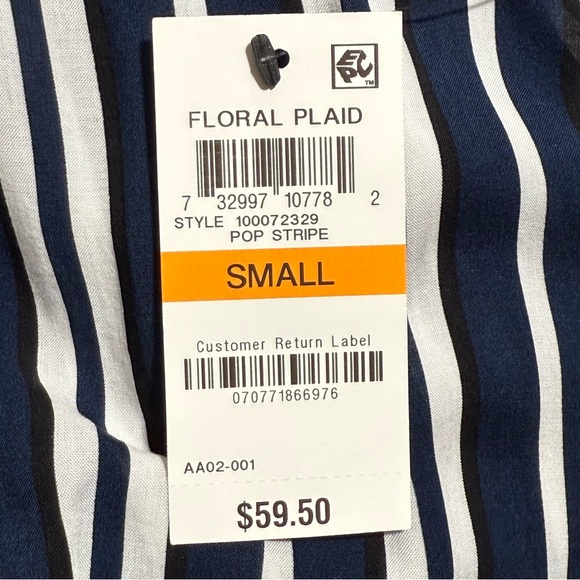 NEW Bar III Pop Stripe Navy Blue And White Twist Front Button Down Blouse Size S - Picture 9 of 10